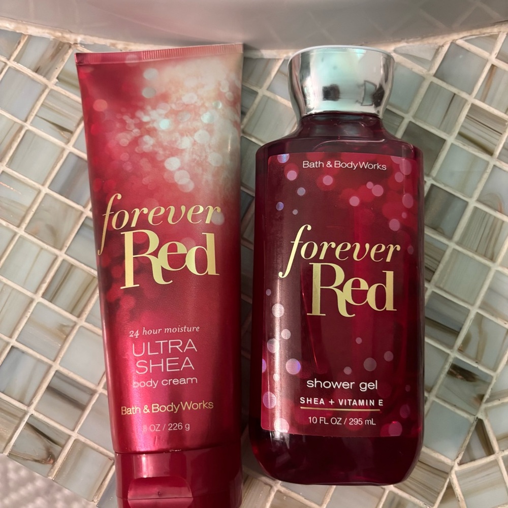Bath & Body Works Forever Red rare discontinued lotion and Shower Gel - Picture 1 of 2